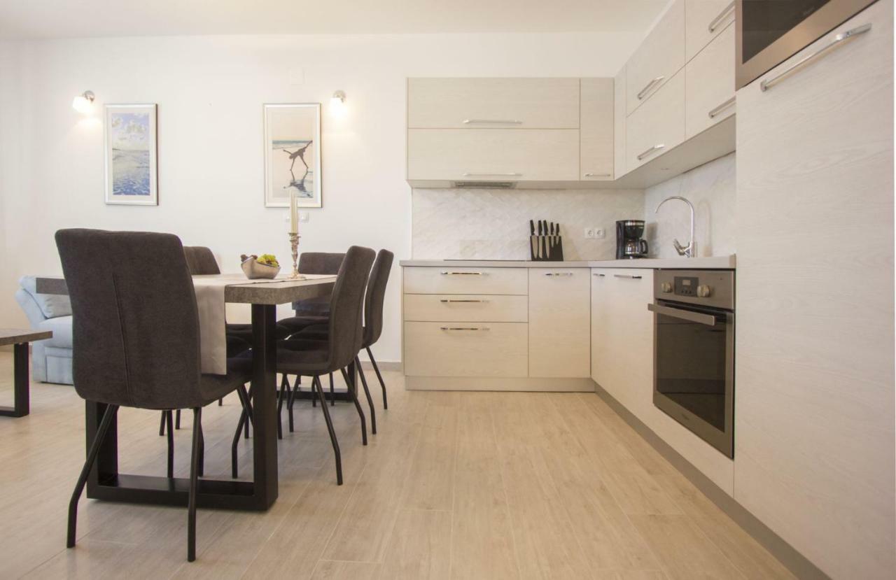 Paradise Lux Apartment Трогир Екстериор снимка