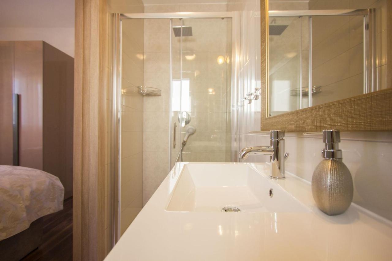 Paradise Lux Apartment Трогир Екстериор снимка